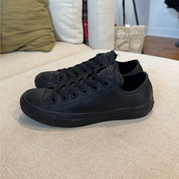 Converse Chuck Taylor All Star Ox Leather Sneakers, Black, Sz 6.5, NWB - Picture 2 of 8